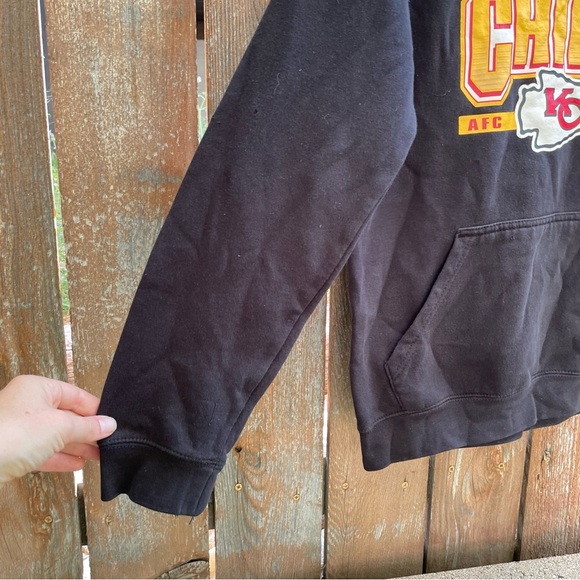 KANSAS CITY CHIEFS Boys Black Yellow Logo Hoodie Size Large - Picture 4 of 8